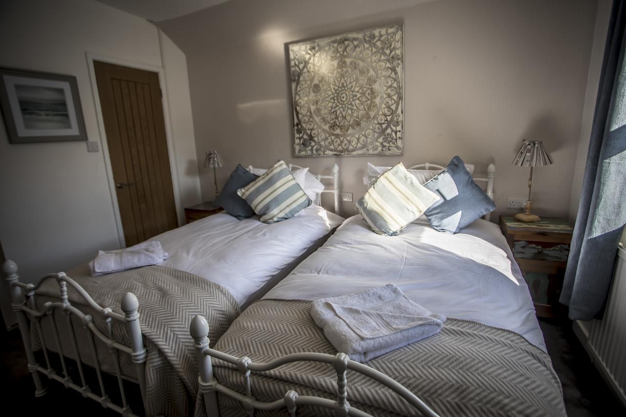 בנלץ' Waters Edge Holiday Apartments מראה חיצוני תמונה